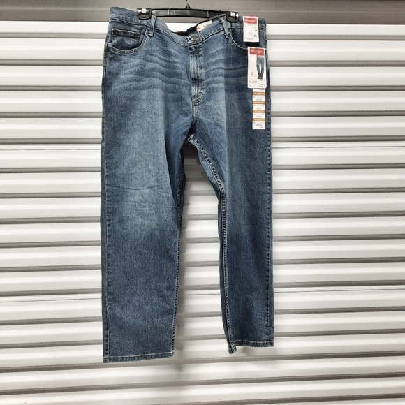 Wrangler Mens Jeans Size 42 Relaxed Fit Distressed Denim - Picture 3 of 11